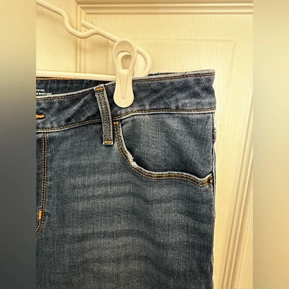 Old Navy Mid Rise Kicker Boot Cut 14 Short Jean - Picture 3 of 4